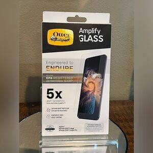 OtterBox Amplify Glass Screen Protector for iPhone 13 Pro, new!